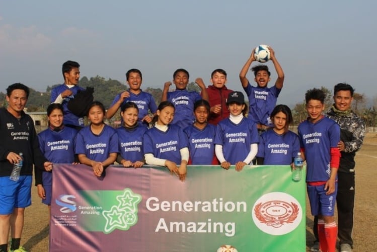 A team of young girls and boys from the Generation Amazing project.
