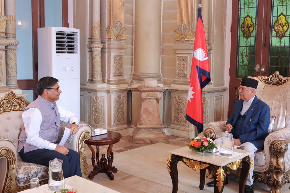 COOL IT: Visiting Indian Foreign Secretary Vikram Misri with Prime Minister K P Oli on Sunday at Singha Darbar. Photo: PMO