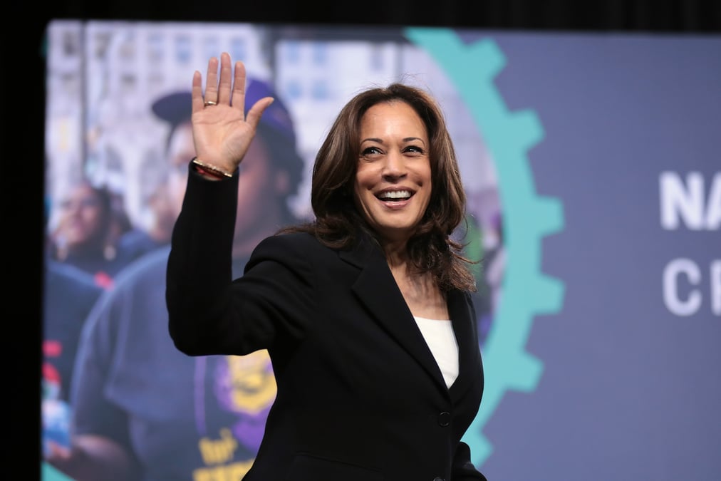 U.S. Senator Kamala Harris speaking with attendees at the 2019 National Forum on Wages and Working People hosted by the Center for the American Progress Action Fund and the SEIU at the Enclave in Las Vegas, Nevada. Photo: GAGE SKIDMORE / WIKIMEDIA COMMONS