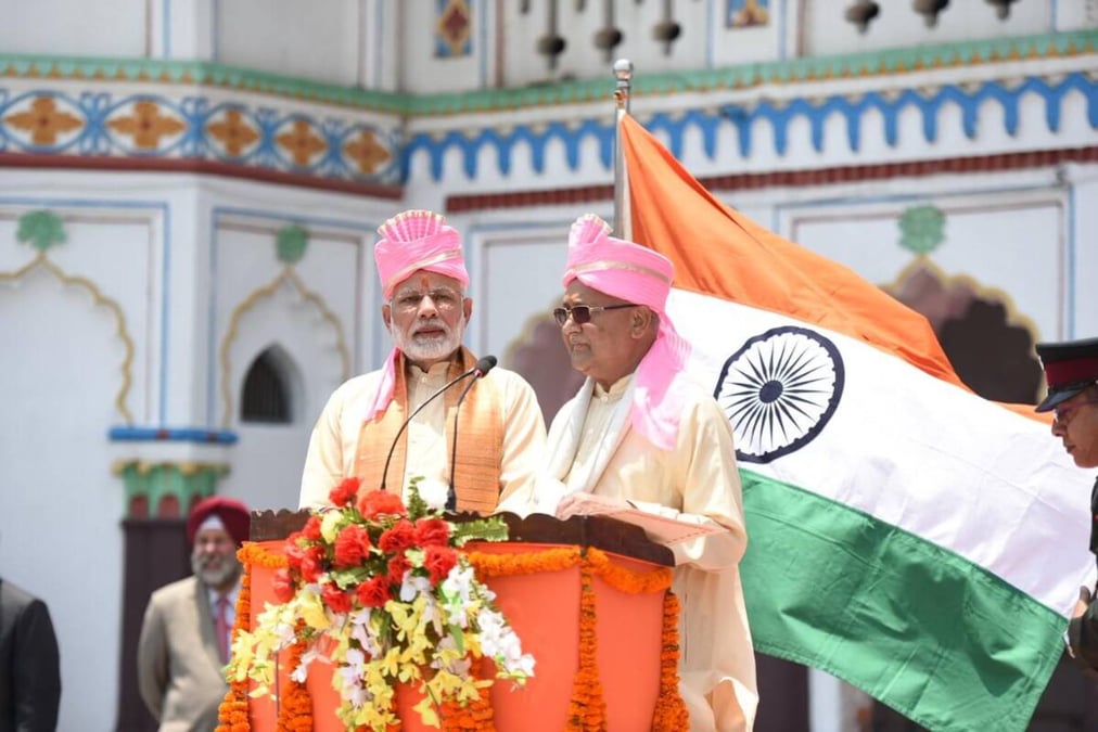 LOVE THY NEIGHBOURS: Indian Prime Minister Narendra Modi with Prime Minister K P Oli during a visit to Janakpur in 2018. Photo: RSS
