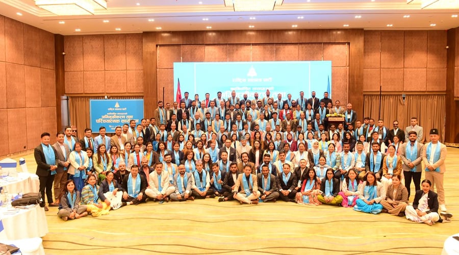 DREAM TEAM: Group portrait of 180 new RSP lawmakers taken after their two-day orientation in Kathmandu that ended Wednesday. Most are freshmen and sophomores, and Balendra Shah and Amresh Singh are missing. Photo: RSP / FACEBOOK