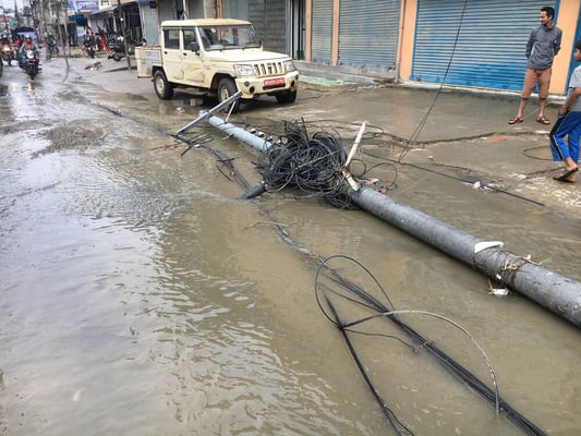 Bijuli ko tar, tar, tar ...