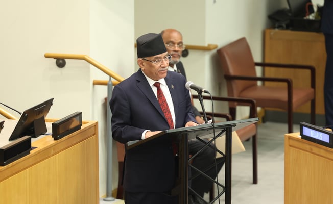 Nepal's Maoist leader visits China