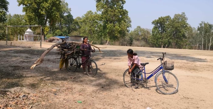 Women conserve, men still conservative