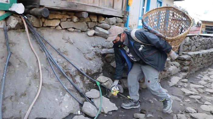 Everest Garbage CARAVAN