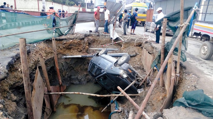 The bumpy road to federalism