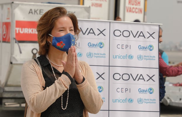 International help for Nepal picks up