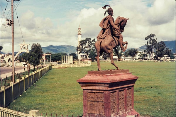 Air-brushing history by toppling statues