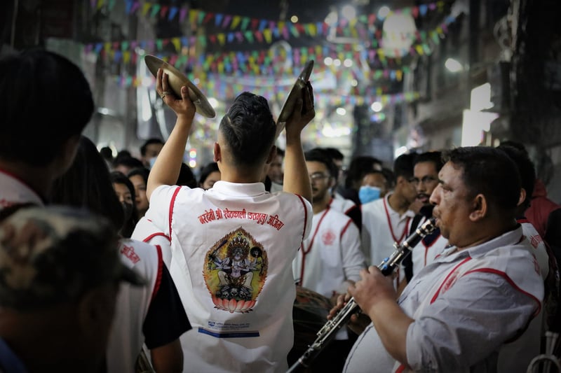 Traidtional musicians accomapnying the entourage.